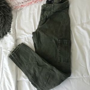 Crop Low Rise Hollister Jeans